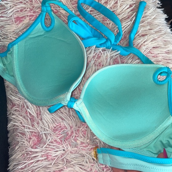 VS swimsuit top - Picture 3 of 3